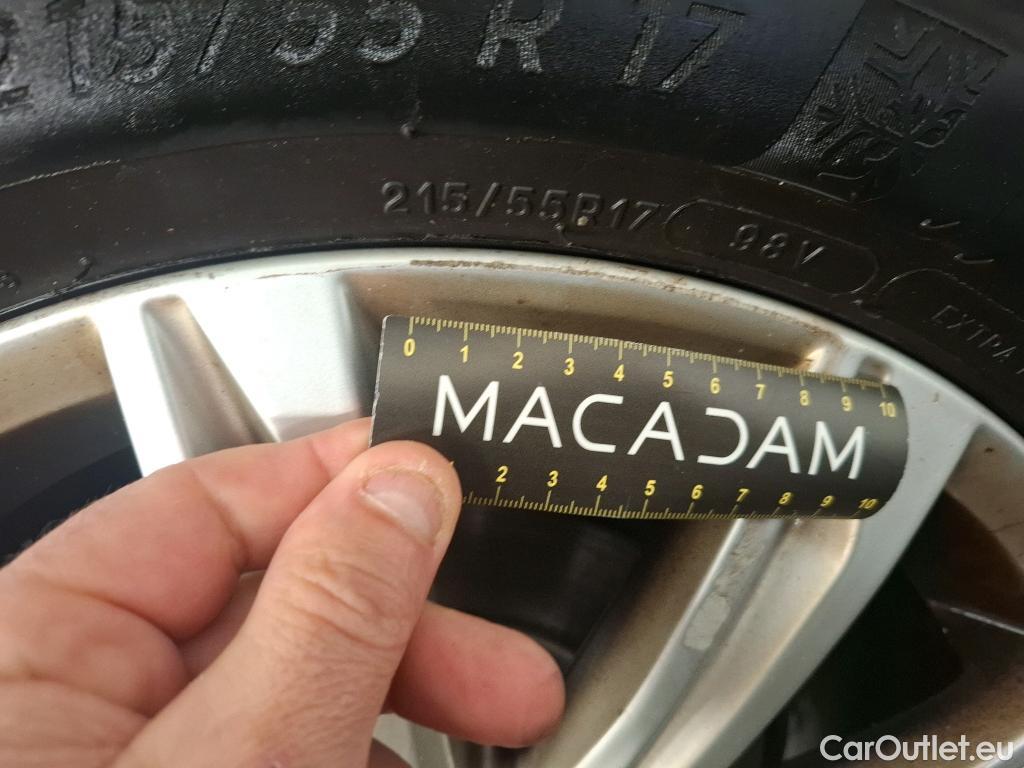  Volkswagen  Touran VOLKSWAGEN  5p Monovolume 2.0 TDI 150 Carat BMT #40