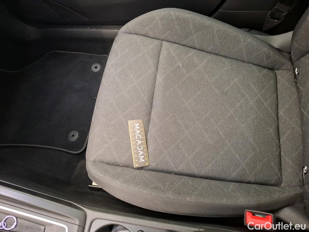  Volkswagen  Golf  VIII Berline Life Plus 2.0 TDI 115CV BVA7 E6d #32