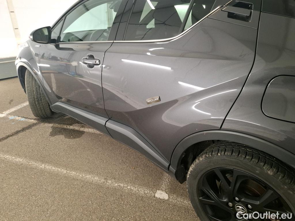  Toyota  C-HR TOYOTA  5p Berline 1.8 HYBRIDE 122 GRAPHIC #3