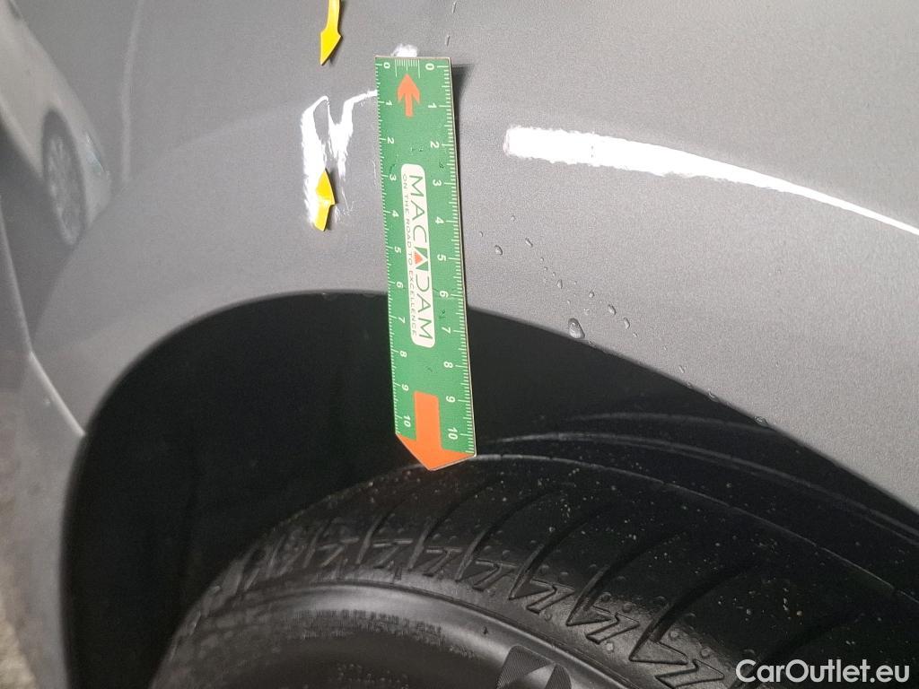  Bmw  Serie 1 BMW Série 1 / 2019 / 5P / Berline 116i DKG7 Business Design #18