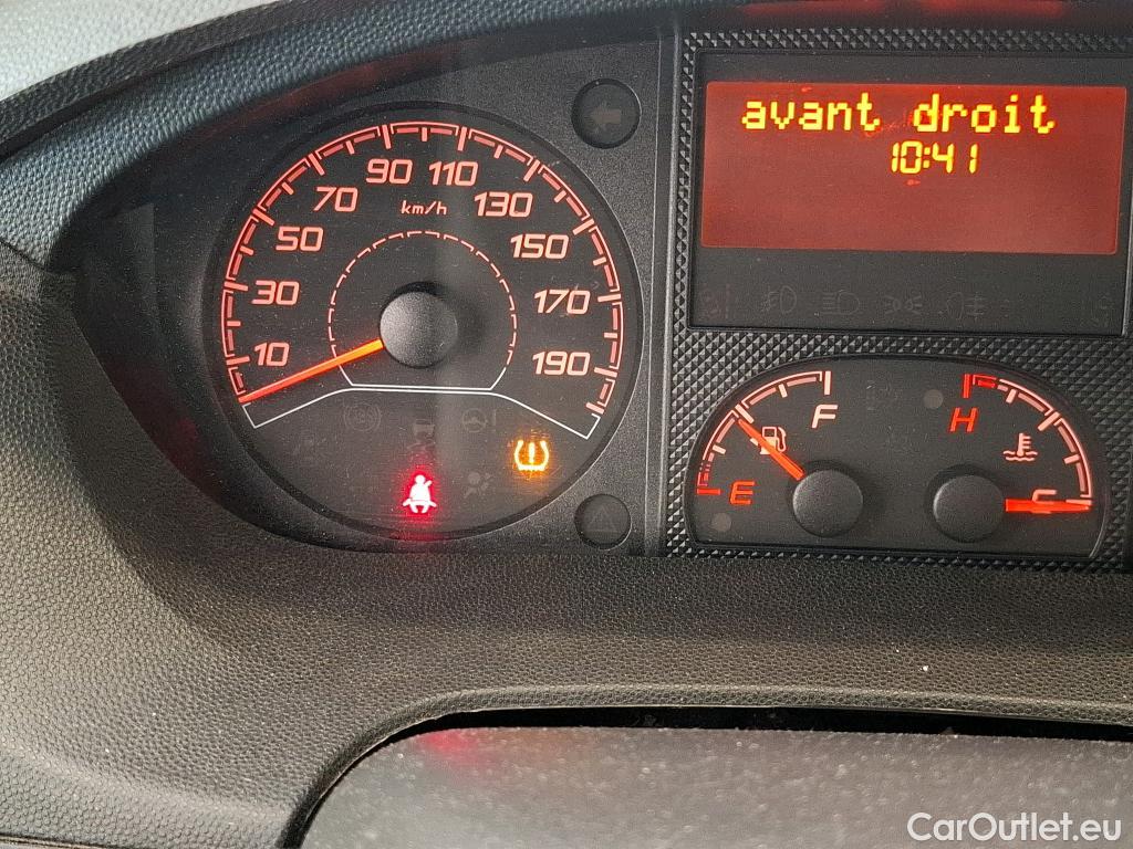  Citroen  Jumper CITROEN  / 2014 / 4P / Fourgon tôlé 33 L1H1 BlueHDi 110 BVM6 Club #128