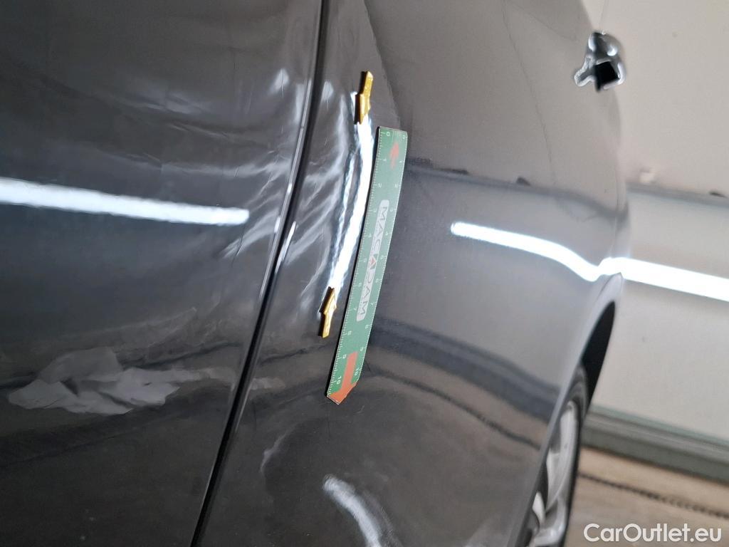  Bmw  X1 Série  sDrive 18 i Sport Line 1.5 140CV BVA7 E6dT #28