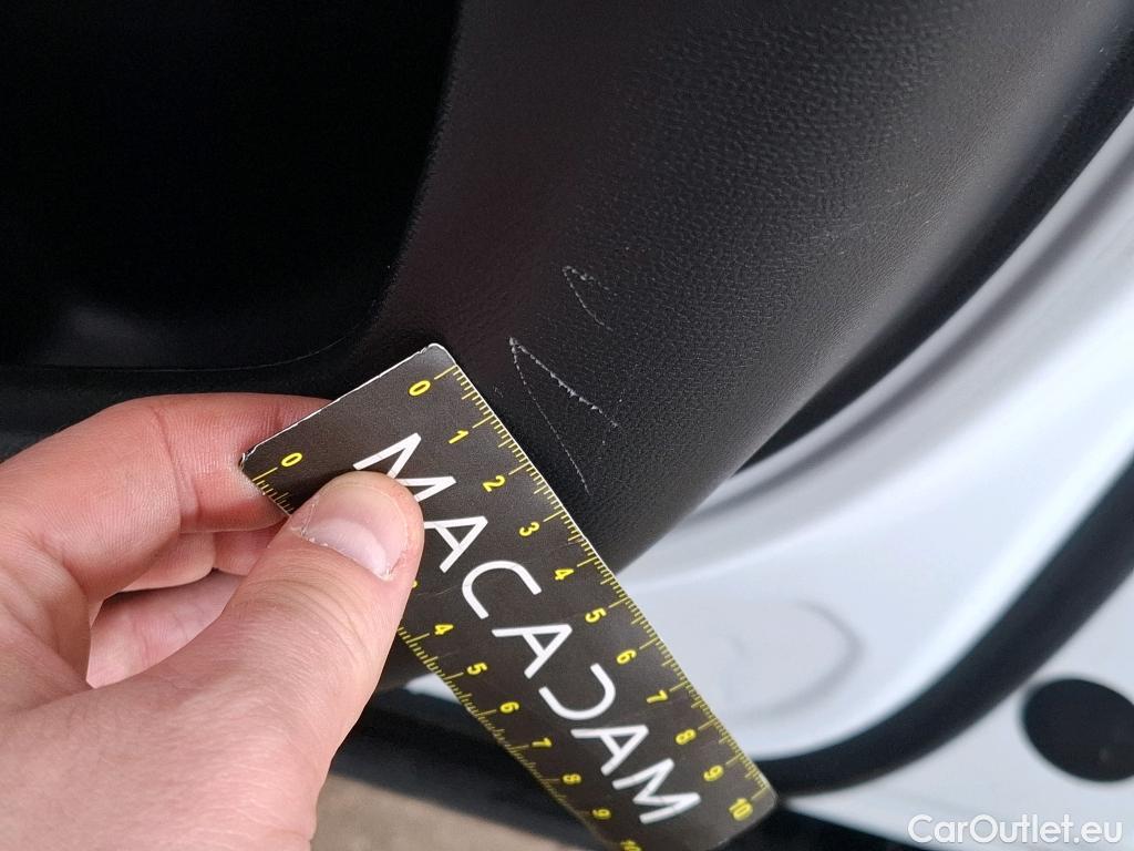  Peugeot  2008  Active Business 1.5 HDi 130CV BVA8 E6d #17