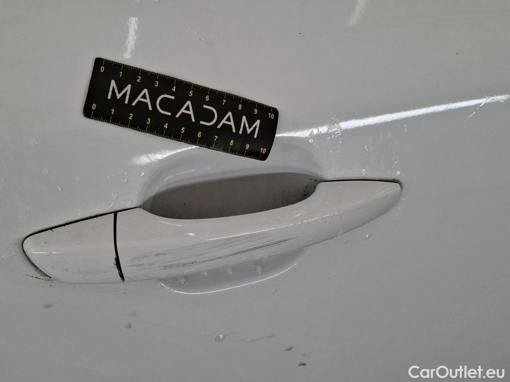  Peugeot  2008  Active Business 1.5 HDi 130CV BVA8 E6d #24