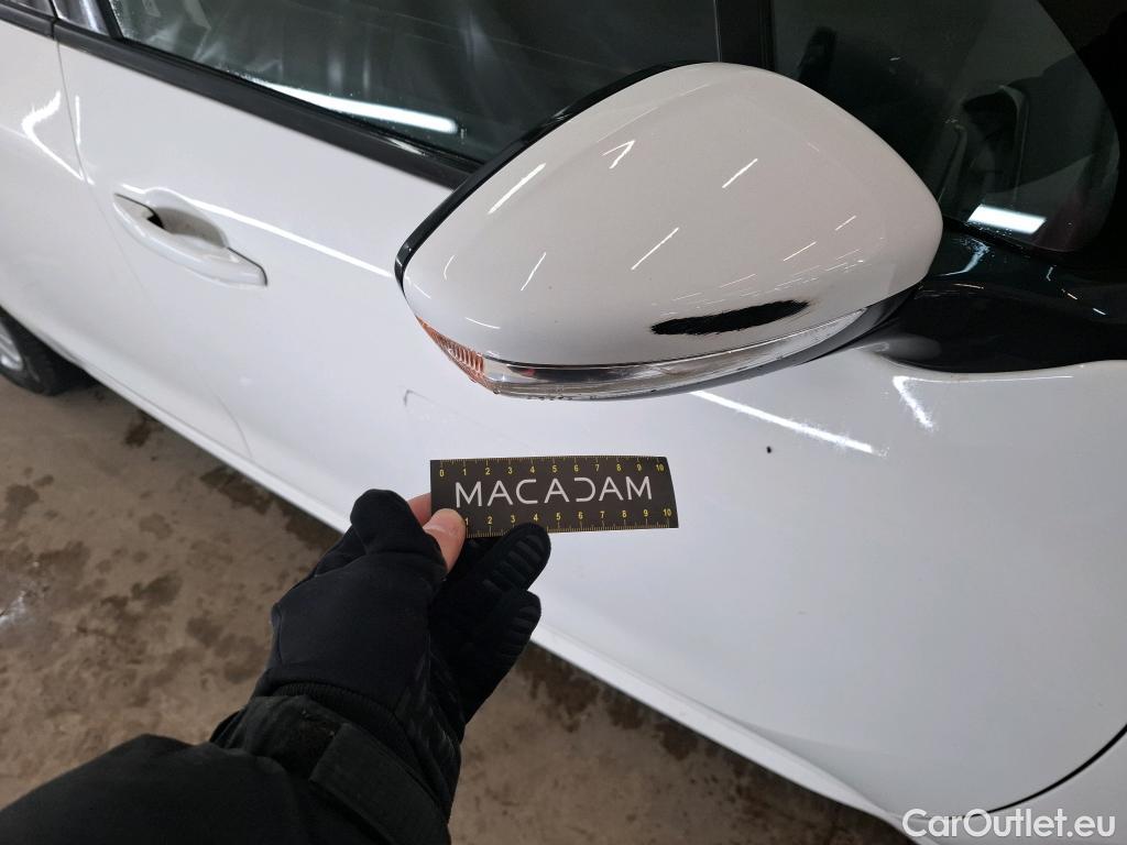  Peugeot  208  Affaire Premium Pack 1.2 80CV BVM5 E6dT #35