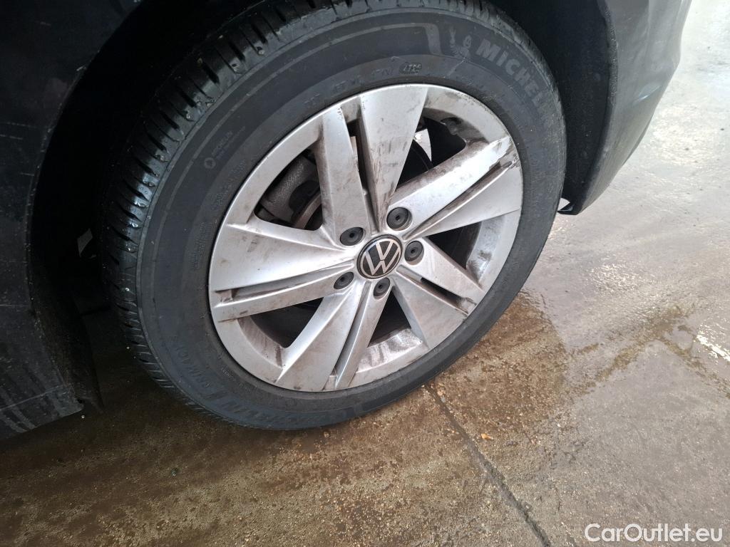  Volkswagen  Golf  VOLKSWAGEN / 2020 / 5P / Berline 1.0 eTSI OPF 110 DSG7 Life Business #32