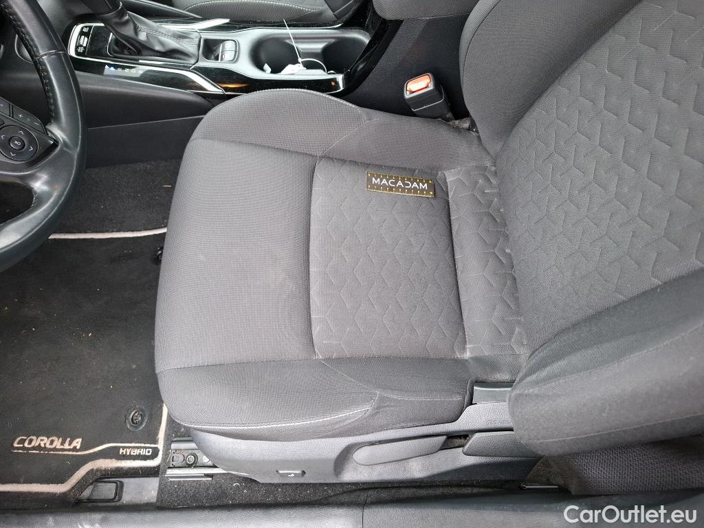  Toyota  Corolla TOYOTA  Touring Sports / 2018 / 5P / Break Hybride 122h Dynamic Business Beyond Zer #30