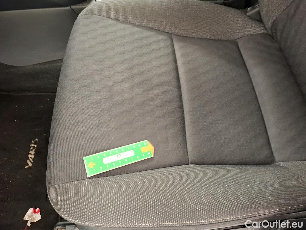  Toyota  Yaris TOYOTA  Hybride / 2019 / 5P / Berline Hybride 116h France Business Stage Acad #19