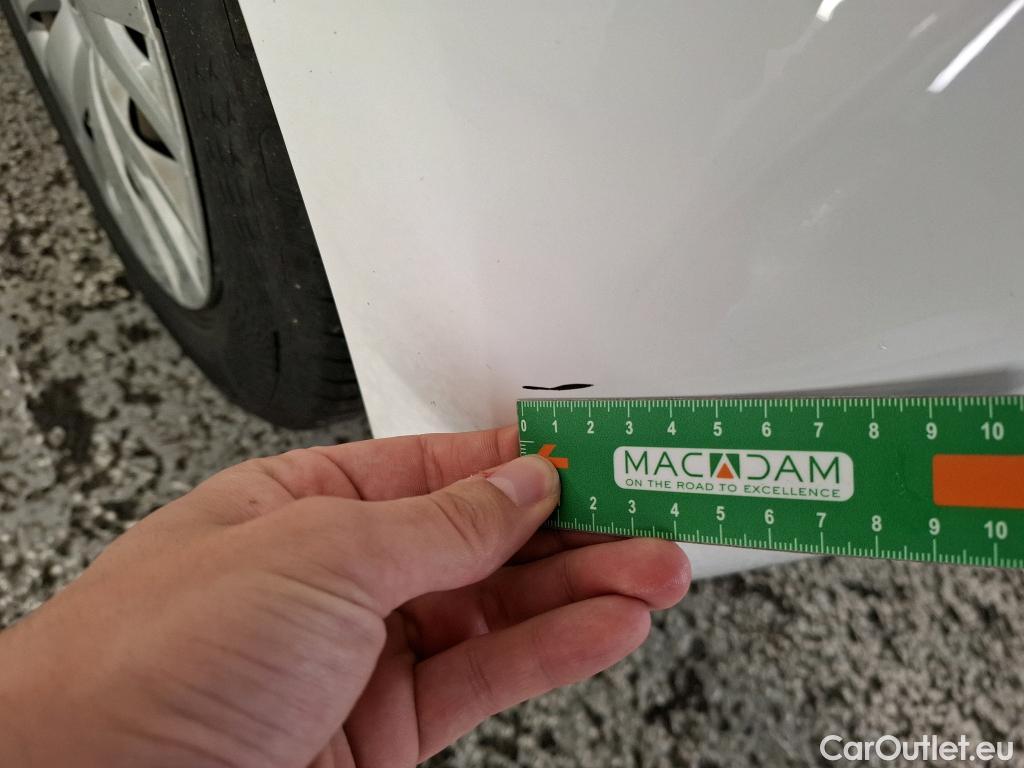  Toyota  Yaris TOYOTA  Hybride / 2019 / 5P / Berline Hybride 116h France Business Stage Acad #21