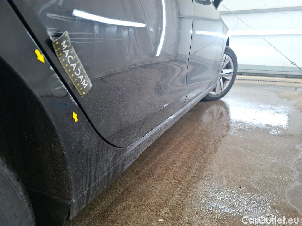  Volkswagen  Golf  VOLKSWAGEN / 2020 / 5P / Berline 1.0 eTSI OPF 110 DSG7 Life Business #16