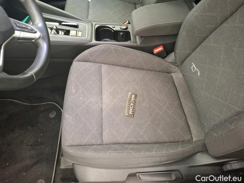  Volkswagen  Golf  VOLKSWAGEN / 2020 / 5P / Berline 1.0 eTSI OPF 110 DSG7 Life Business #42