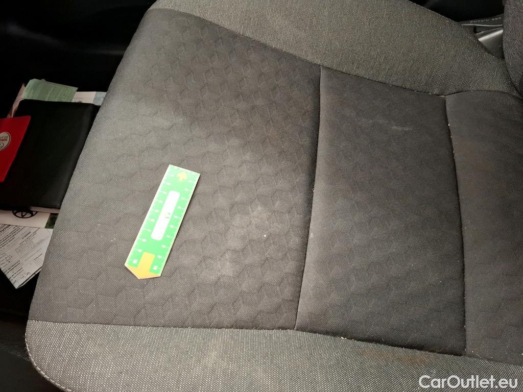  Toyota  Yaris TOYOTA  Hybride / 2019 / 5P / Berline Hybride 116h France Business Stage Acad #18