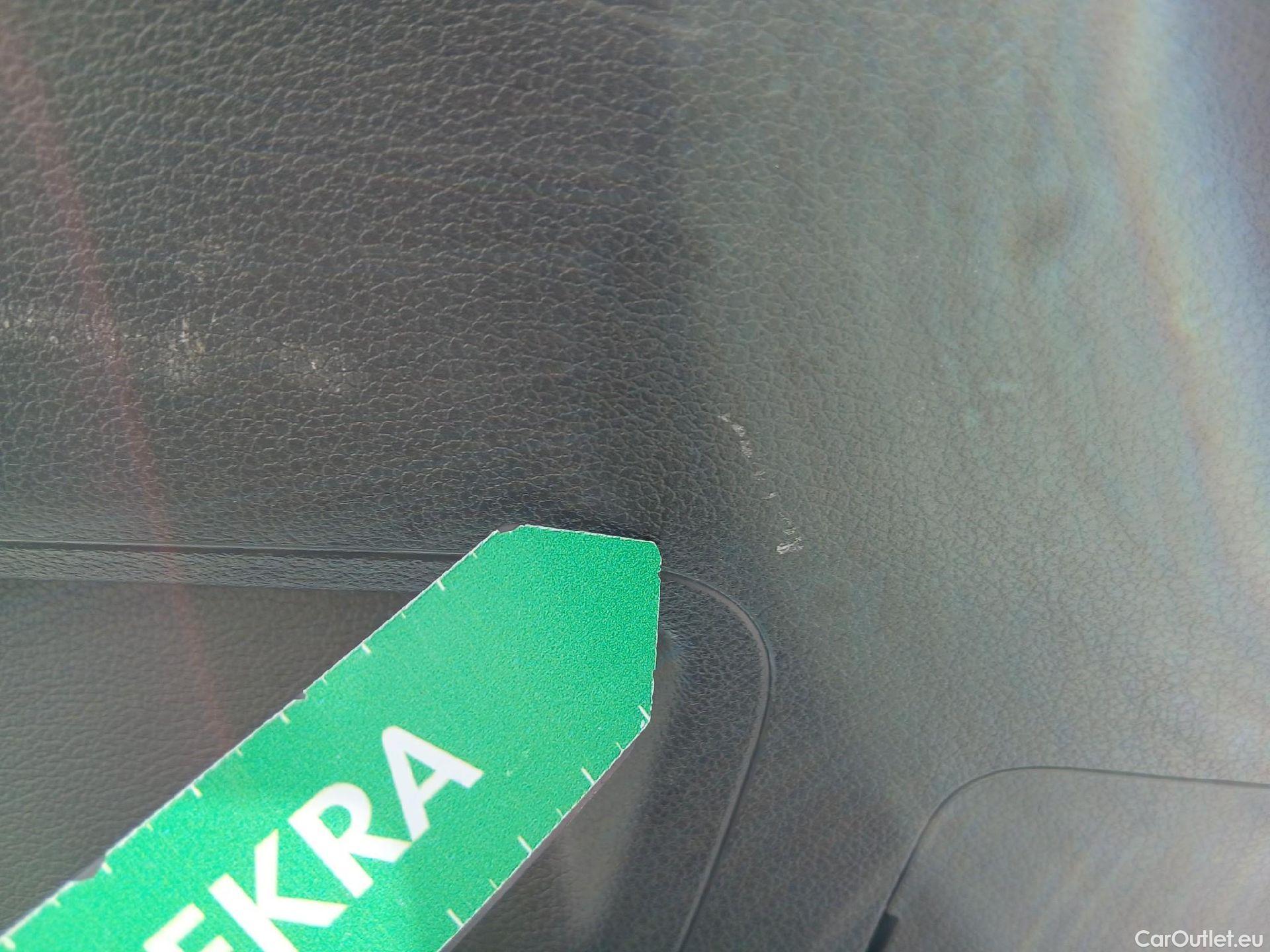  Hyundai  i30 HYUNDAI  / 2020 / 5P / berlina con portón 1.0 TGDI 48V Klass #23