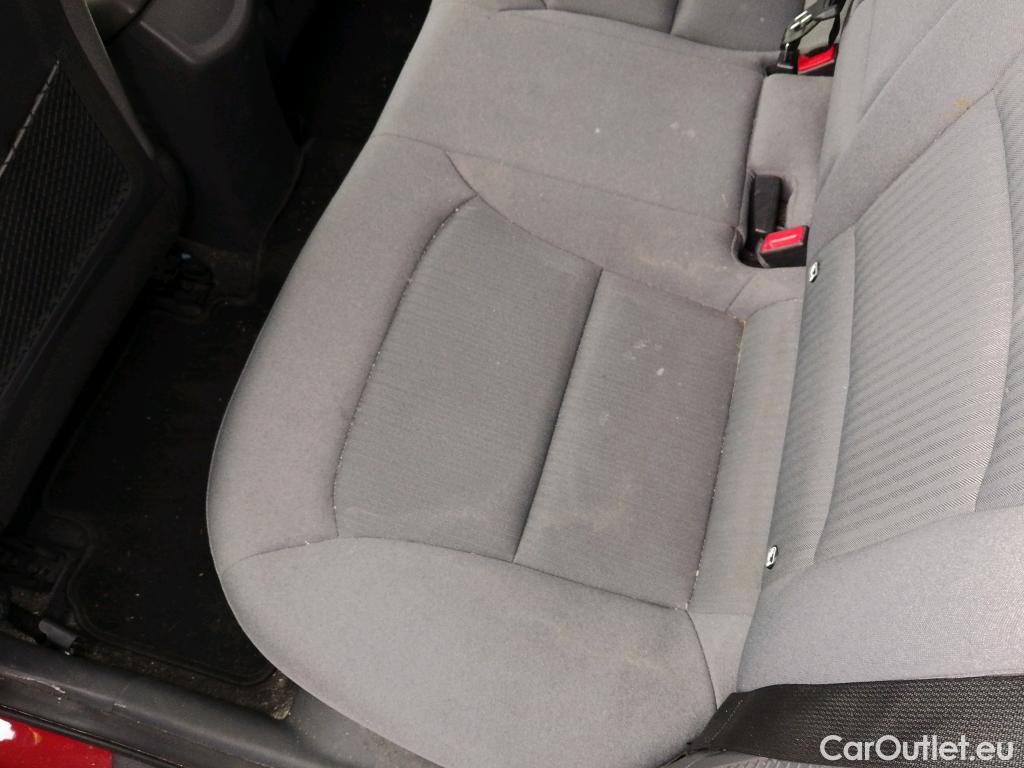  Hyundai   Ioniq HYUNDAI / 2019 / 5P / berlina con portón 1.6 GDI PHEV Klass DCT #18