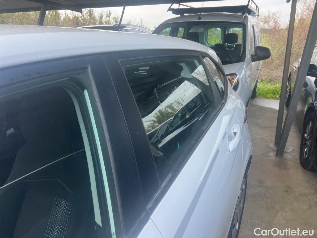  Hyundai  i20 HYUNDAI  / 2020 / 5P / berlina con portón 1.0 TGDI 74kW (100CV) 48V Essence #15