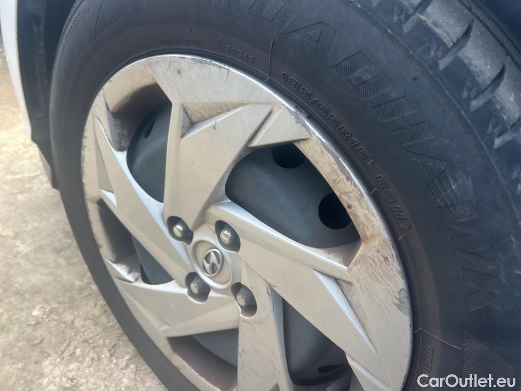  Hyundai  i20 HYUNDAI  / 2020 / 5P / berlina con portón 1.0 TGDI 74kW (100CV) 48V Essence #30