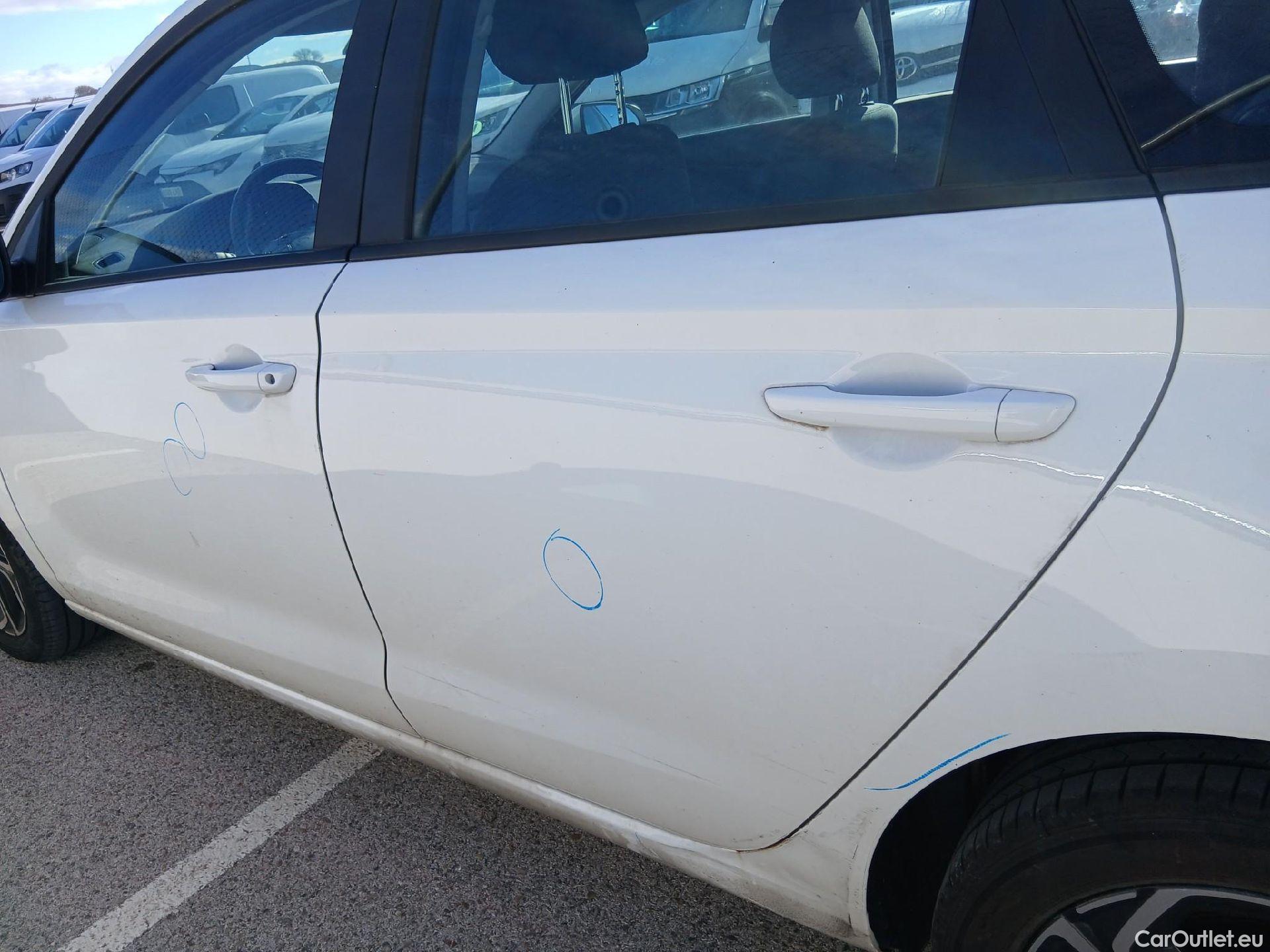  Hyundai  i30 HYUNDAI  / 2020 / 5P / berlina con portón 1.0 TGDI 48V Klass #12