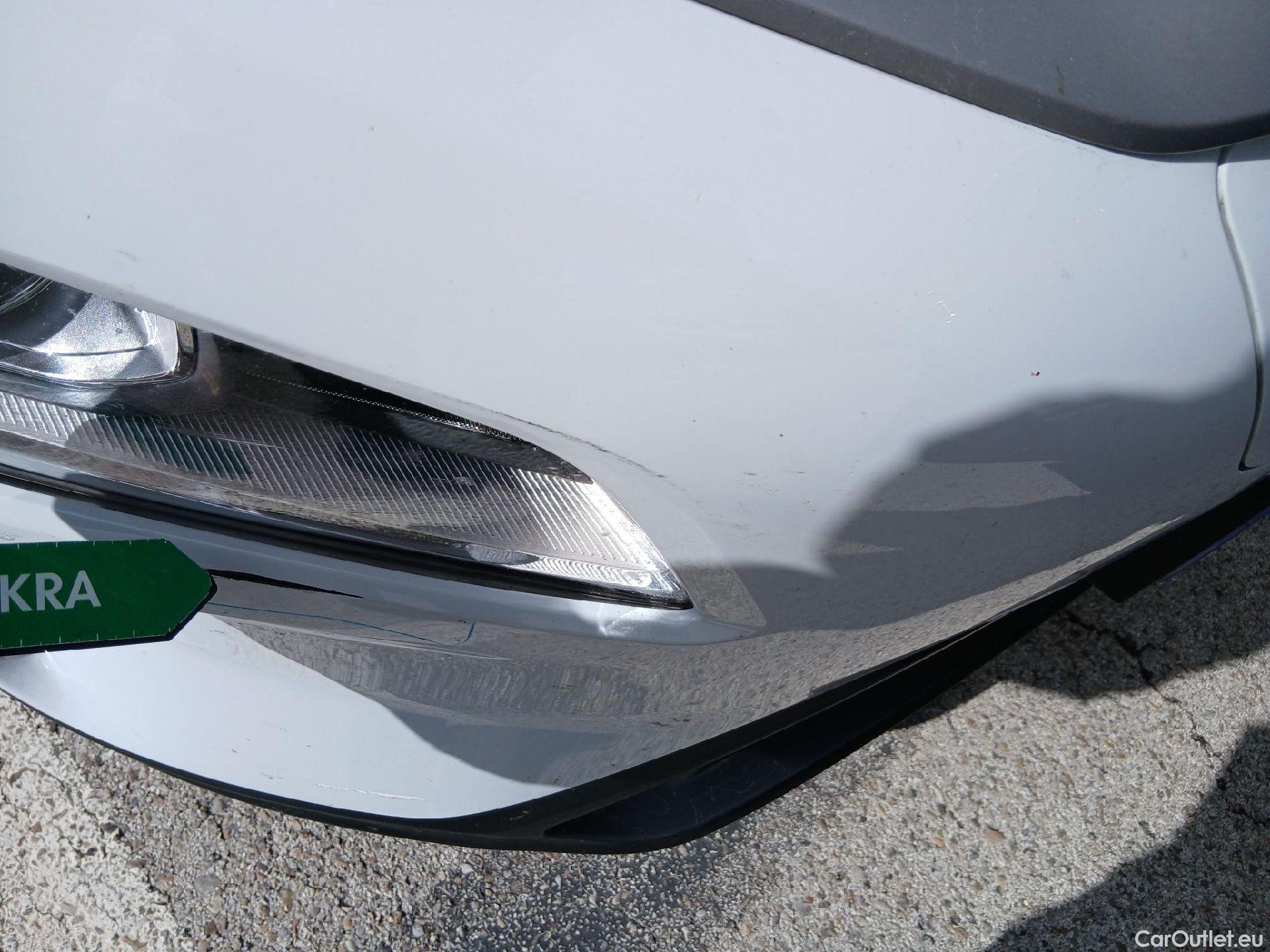  Hyundai  Konna HYUNDAI Kona / 2017 / 5P / todoterreno EV 150kW Tecno #4