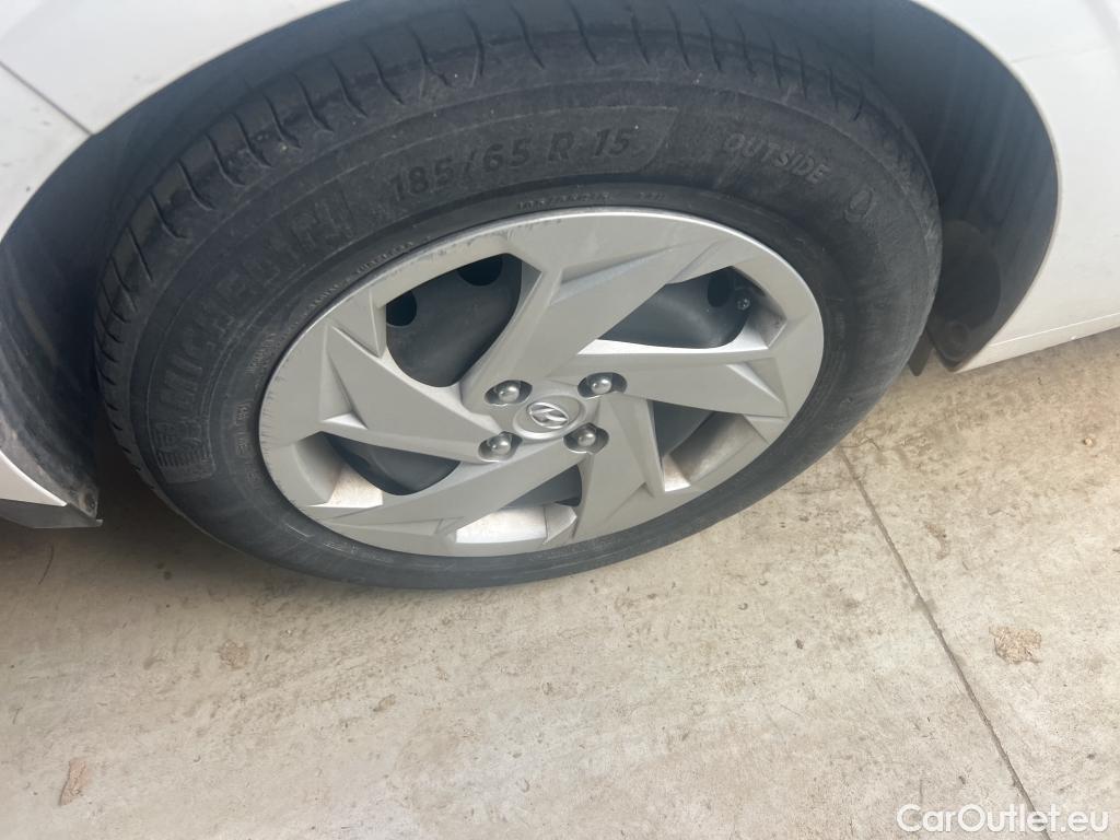  Hyundai  i20 HYUNDAI  / 2020 / 5P / berlina con portón 1.0 TGDI 74kW (100CV) 48V Essence #32