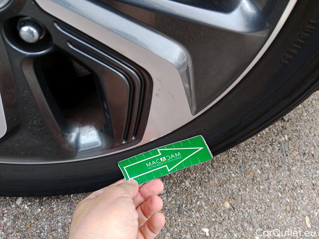  Hyundai  Konna HYUNDAI Kona / 2020 / 5P / todoterreno 1.6 GDI HEV Tecno 2C DCT #3