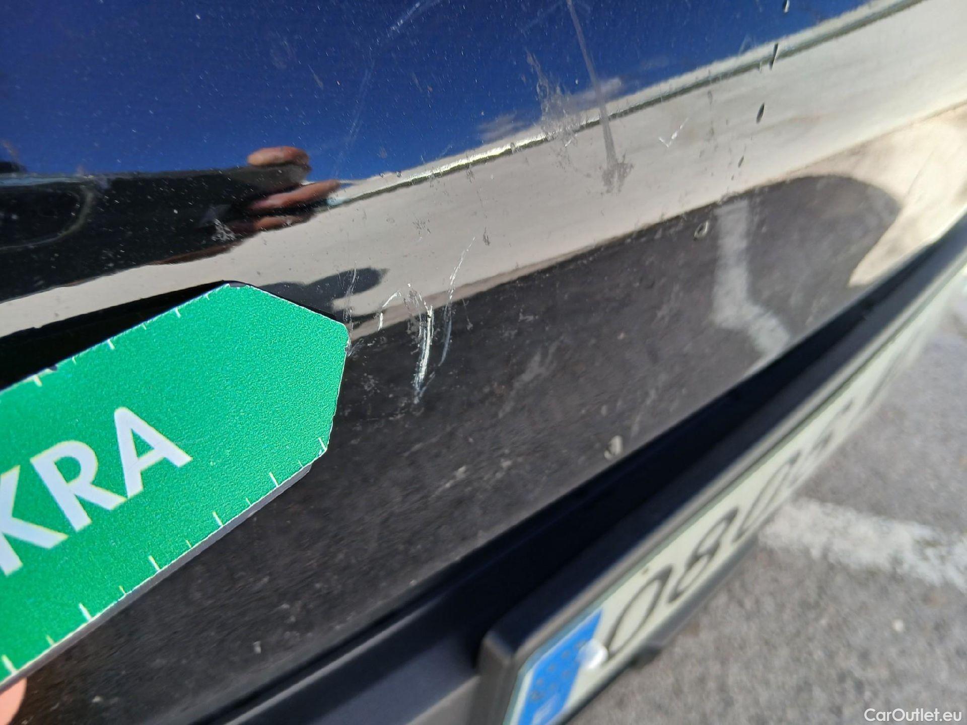  Hyundai  Konna HYUNDAI Kona / 2023 / 5P / todoterreno 1.6 GDI HEV Maxx DCT #3