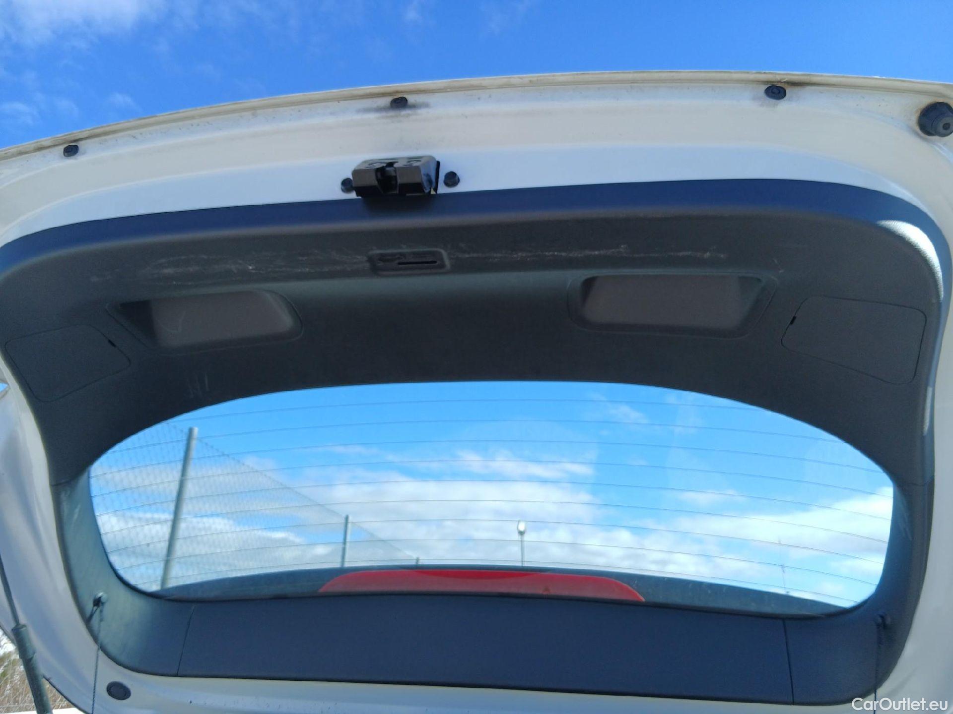  Hyundai  i30 HYUNDAI  / 2020 / 5P / berlina con portón 1.0 TGDI 48V Klass #22