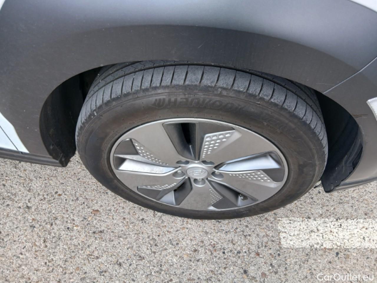  Hyundai  Konna HYUNDAI Kona / 2017 / 5P / todoterreno EV 150kW Tecno #24