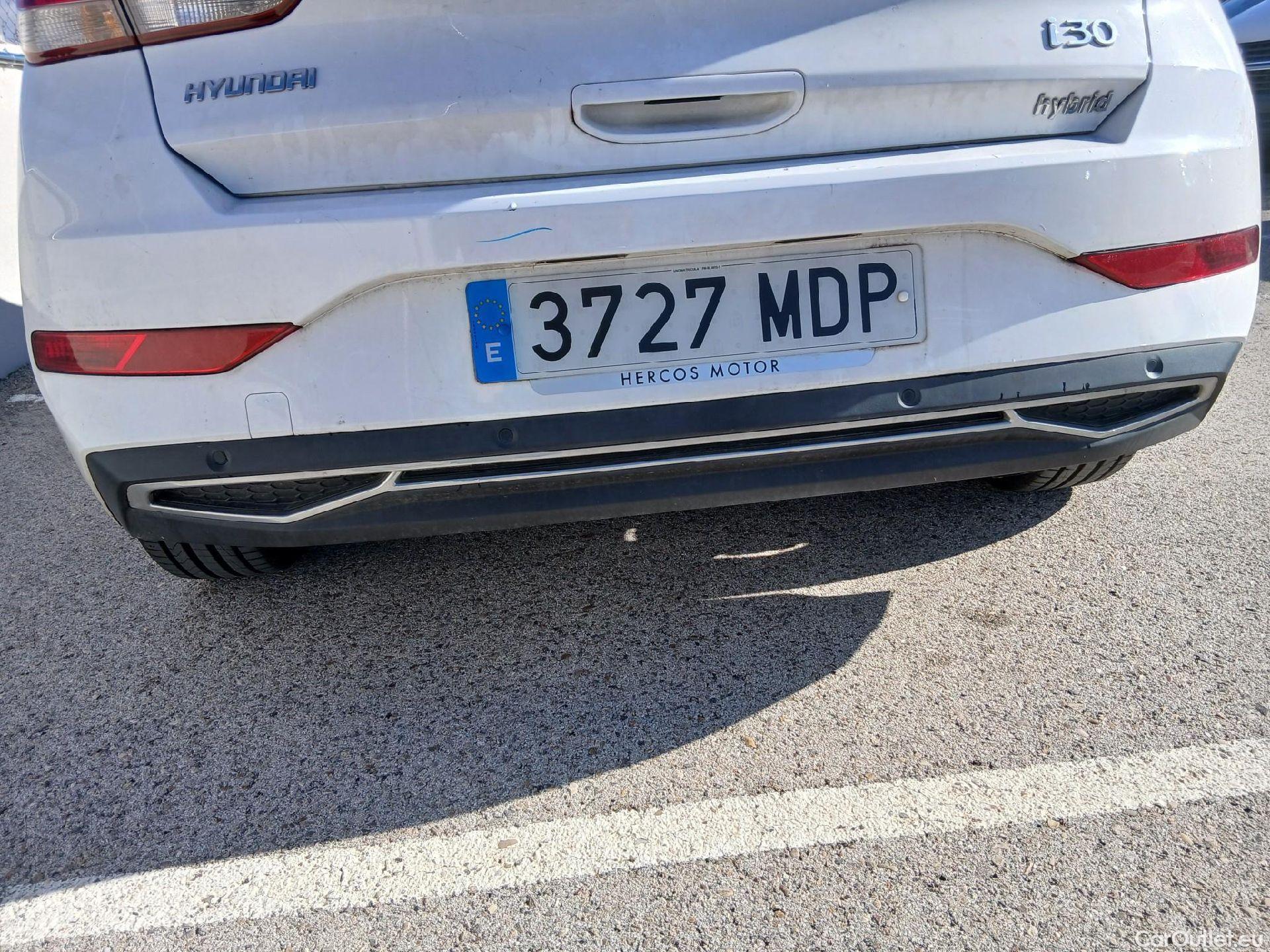  Hyundai  i30 HYUNDAI  / 2020 / 5P / berlina con portón 1.0 TGDI 48V Klass #20