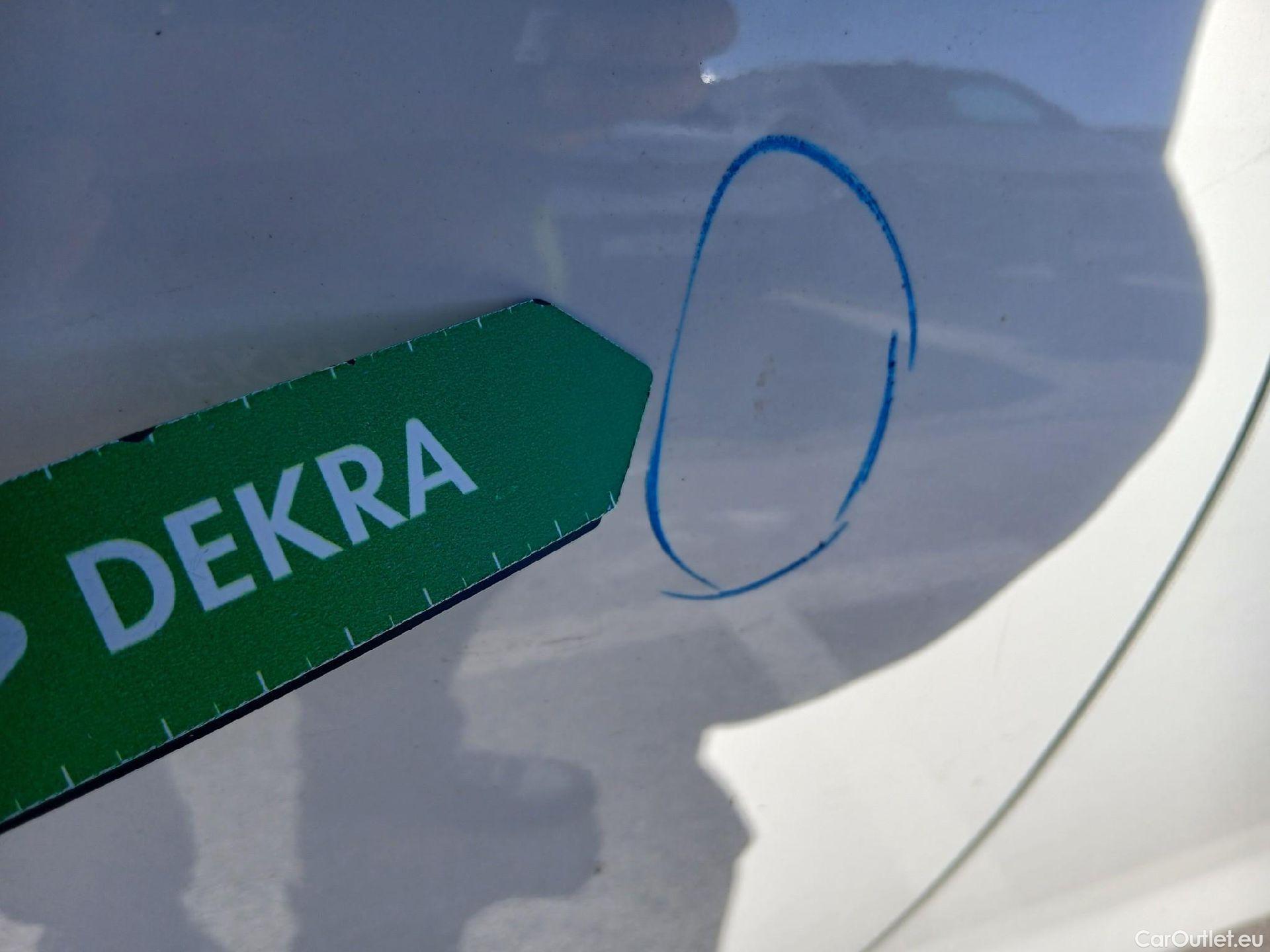  Hyundai  i30 HYUNDAI  / 2020 / 5P / berlina con portón 1.0 TGDI 48V Klass #25