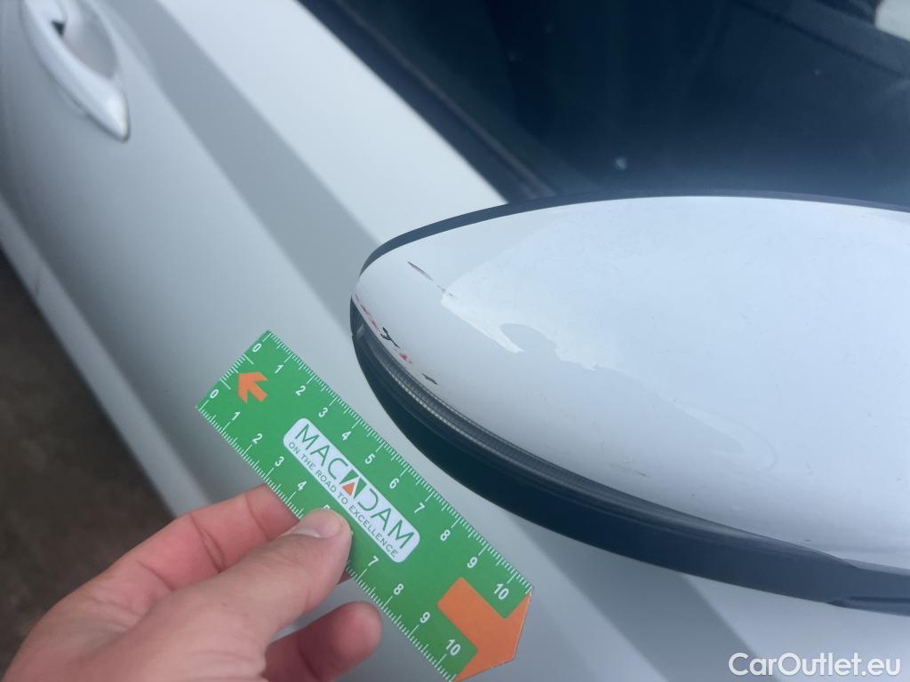  Hyundai  i20 HYUNDAI  / 2020 / 5P / berlina con portón 1.0 TGDI 74kW (100CV) 48V Essence #35