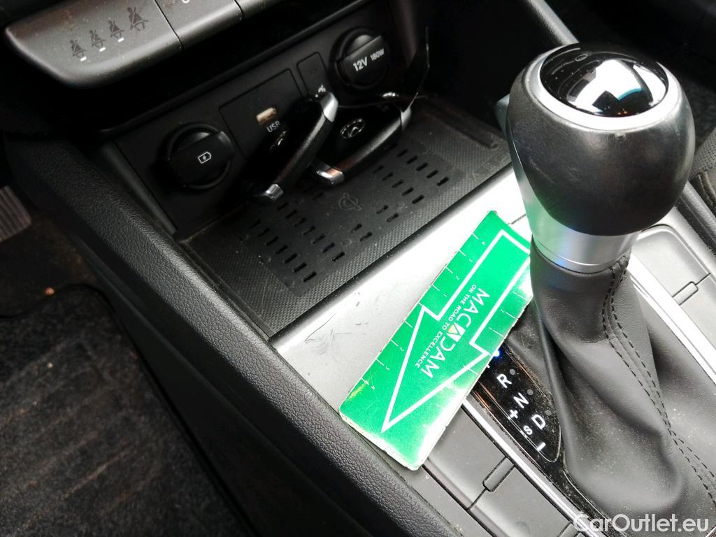  Hyundai  Konna HYUNDAI Kona / 2020 / 5P / todoterreno 1.6 GDI HEV Tecno 2C DCT #9