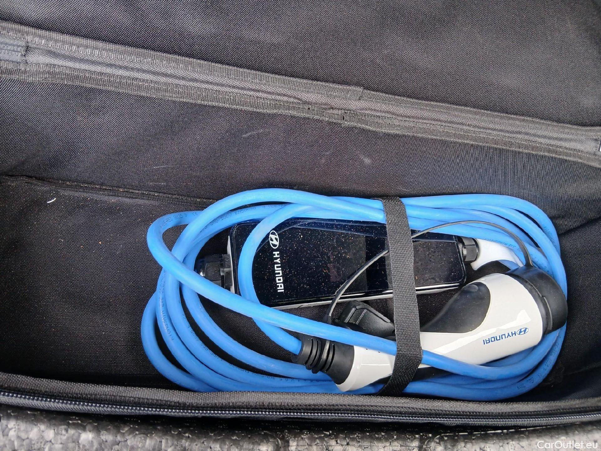  Hyundai  Konna HYUNDAI Kona / 2017 / 5P / todoterreno EV 150kW Tecno #1