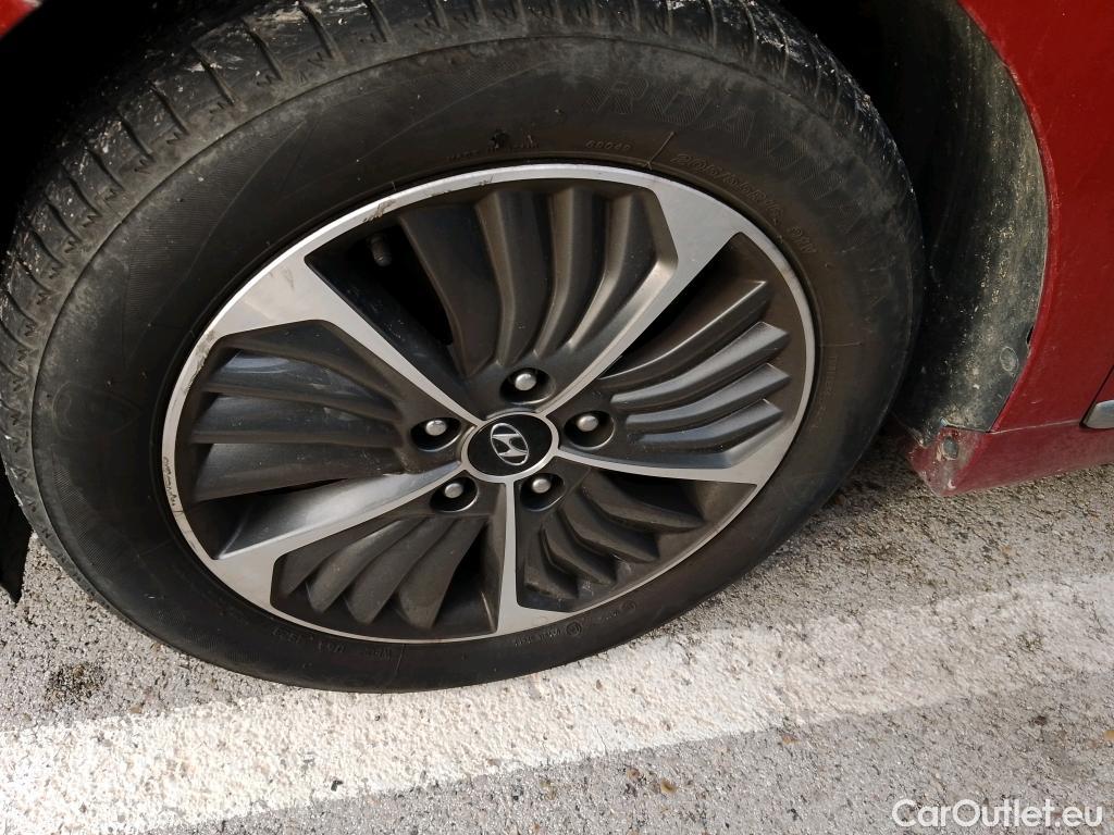  Hyundai   Ioniq HYUNDAI / 2019 / 5P / berlina con portón 1.6 GDI PHEV Klass DCT #1