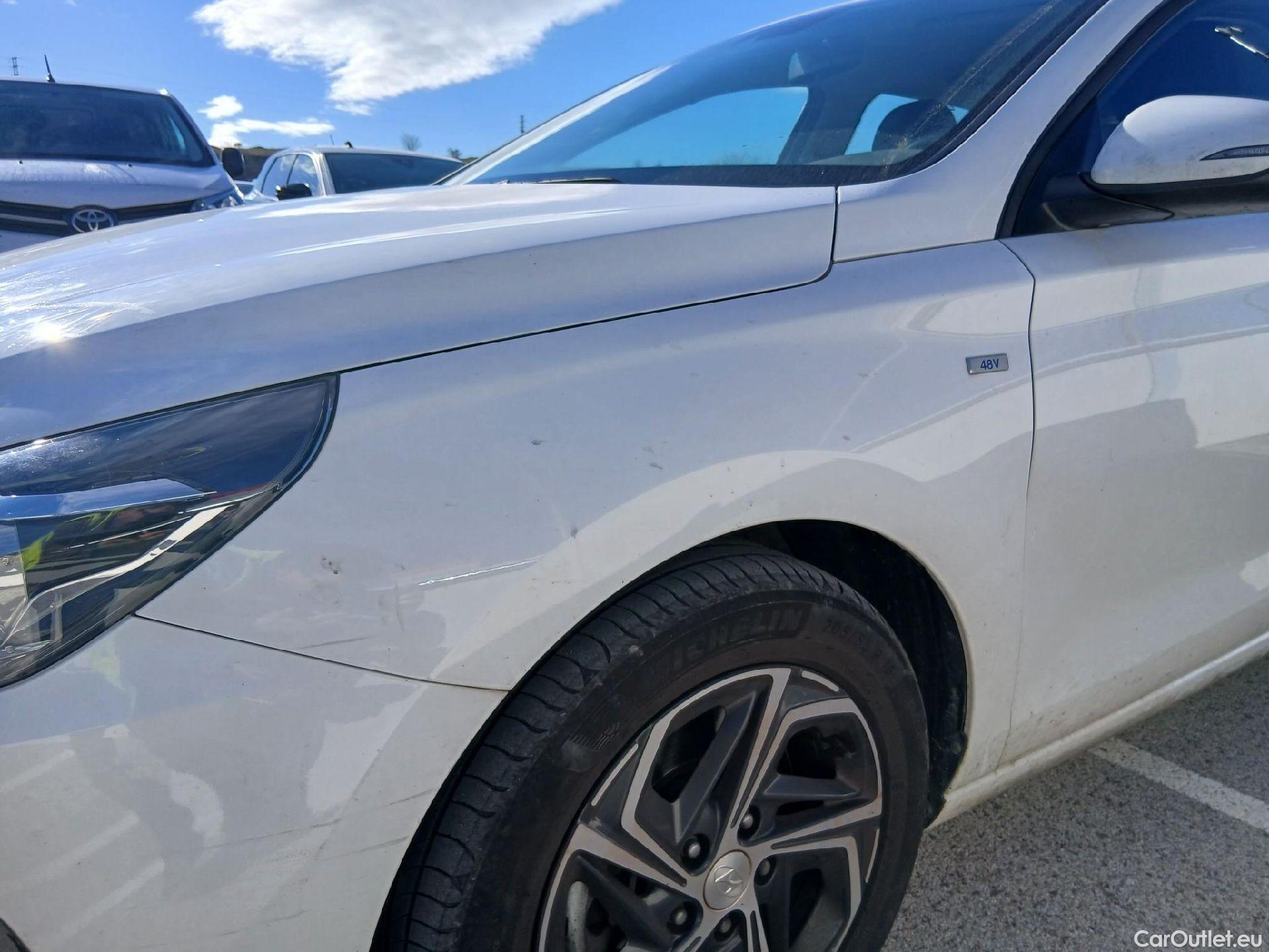  Hyundai  i30 HYUNDAI  / 2020 / 5P / berlina con portón 1.0 TGDI 48V Klass #6