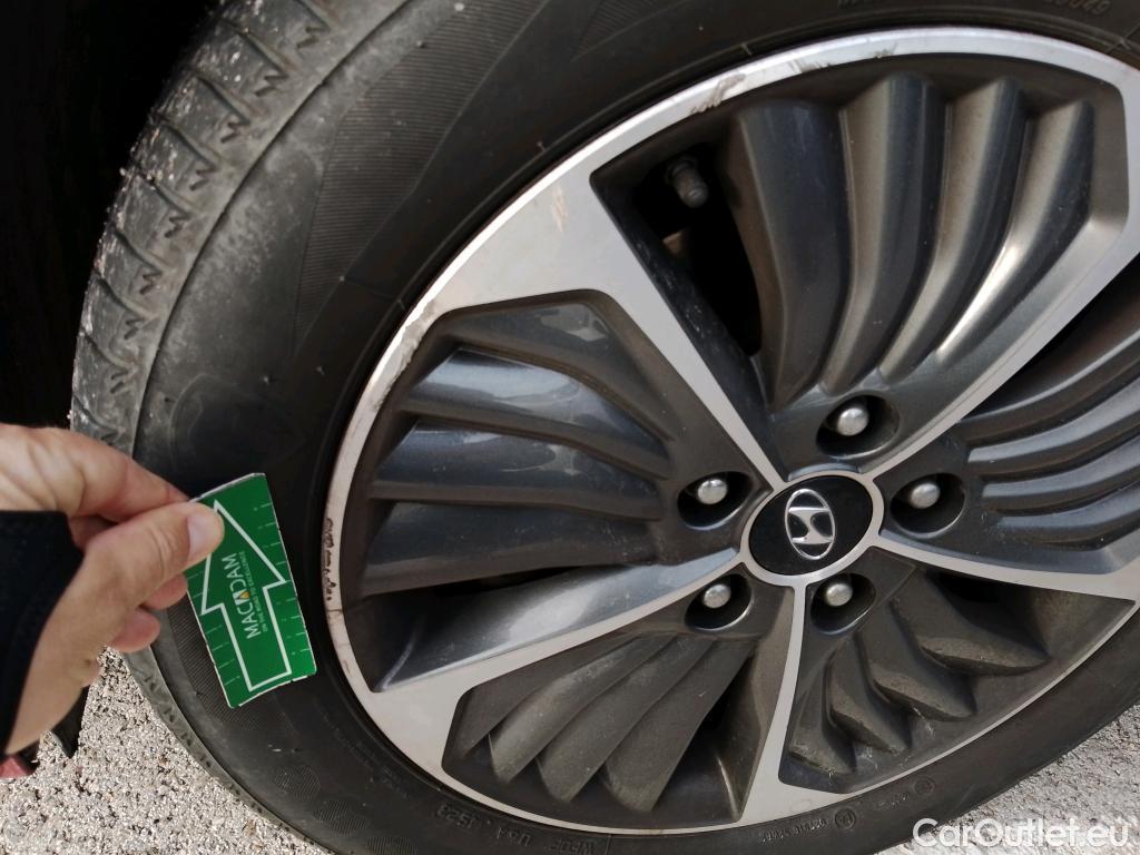  Hyundai   Ioniq HYUNDAI / 2019 / 5P / berlina con portón 1.6 GDI PHEV Klass DCT #2