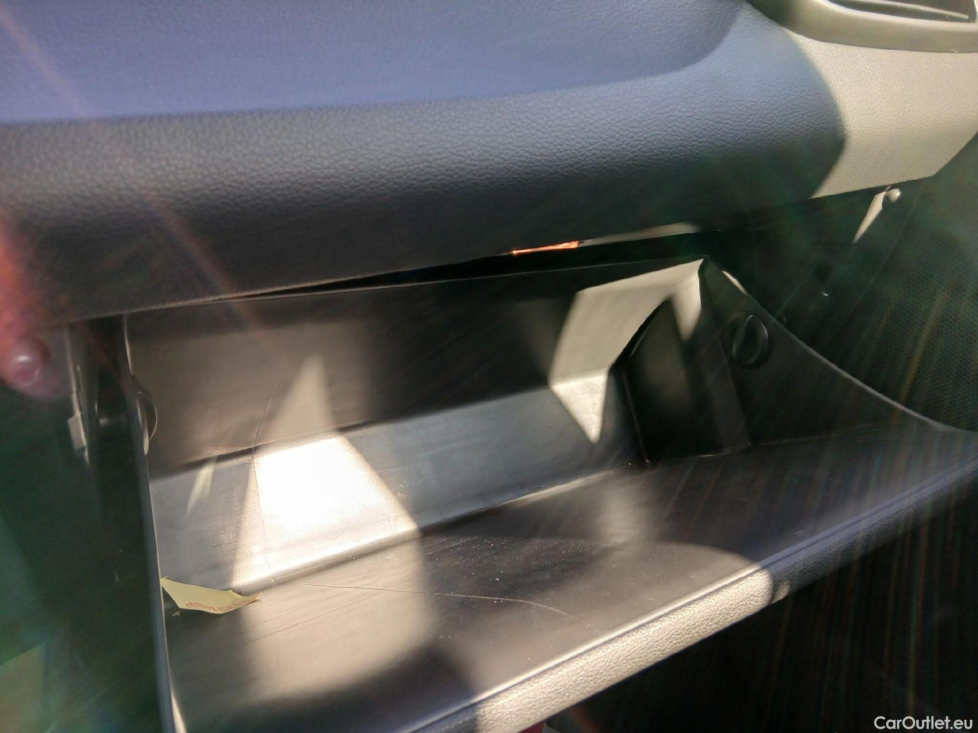  Hyundai  i30 HYUNDAI  / 2020 / 5P / berlina con portón 1.0 TGDI 48V Klass #1