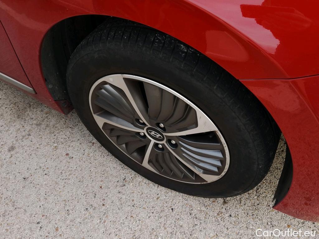  Hyundai   Ioniq HYUNDAI / 2019 / 5P / berlina con portón 1.6 GDI PHEV Klass DCT #3