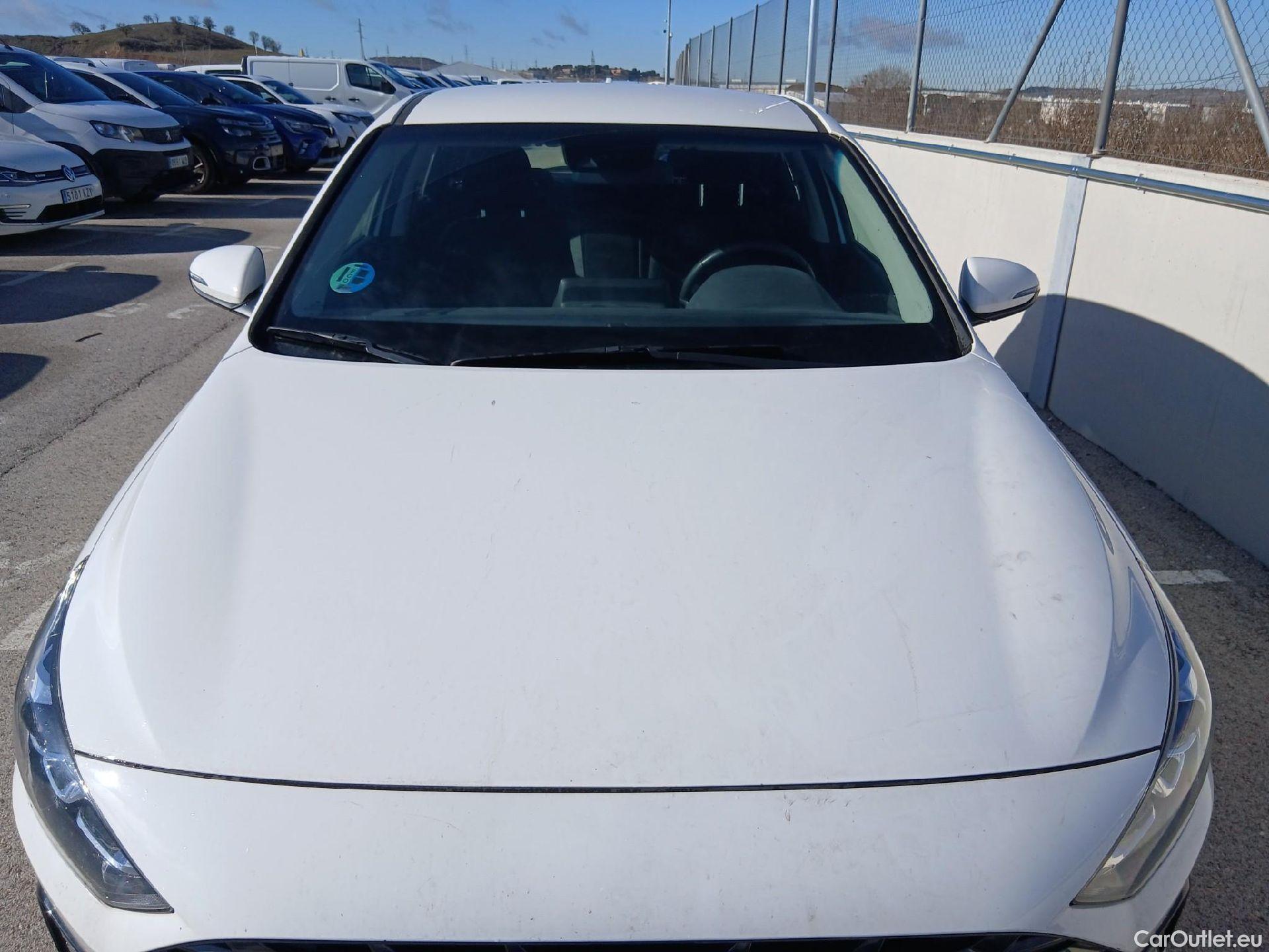  Hyundai  i30 HYUNDAI  / 2020 / 5P / berlina con portón 1.0 TGDI 48V Klass #2