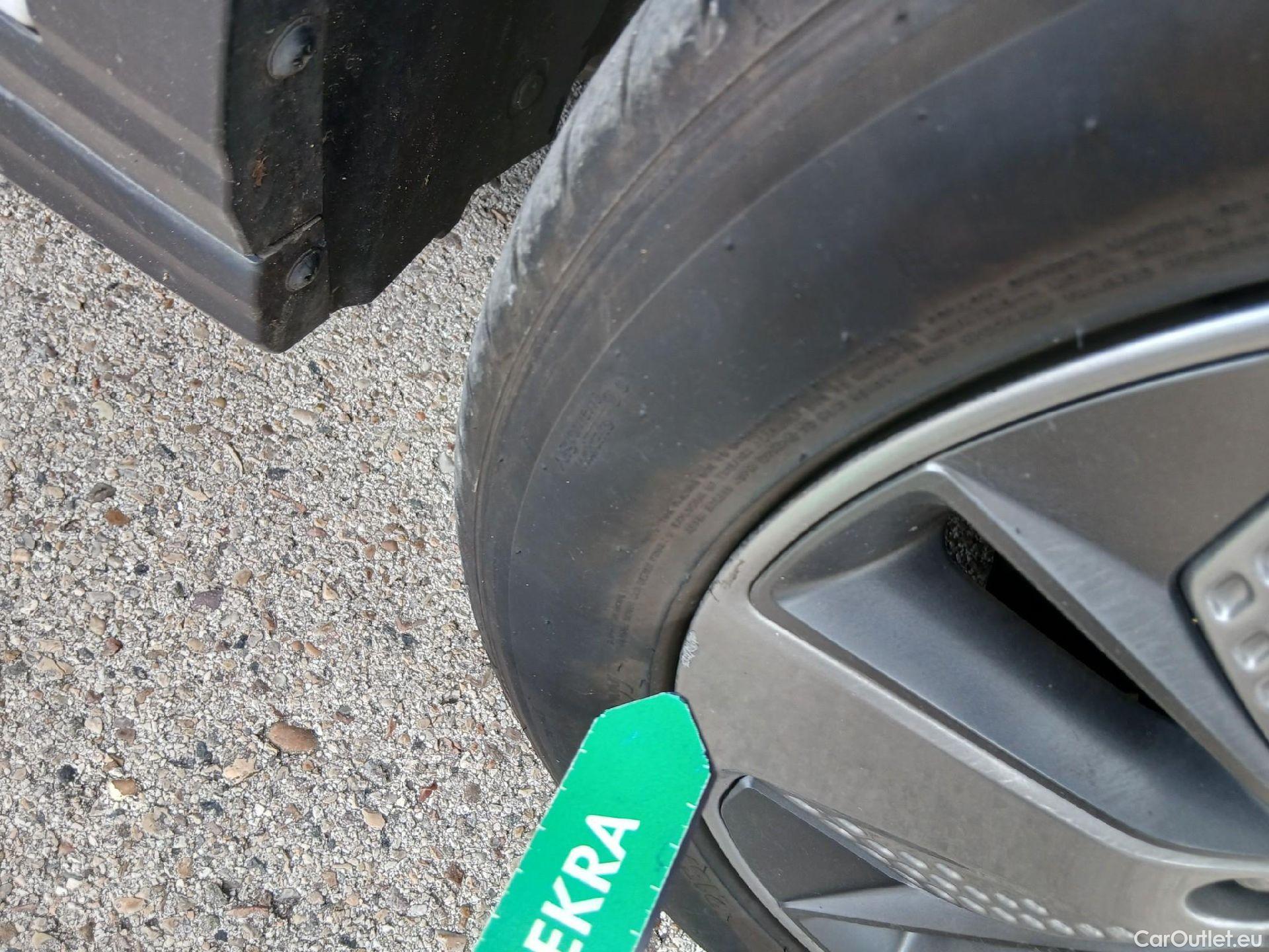  Hyundai  Konna HYUNDAI Kona / 2017 / 5P / todoterreno EV 150kW Tecno #25