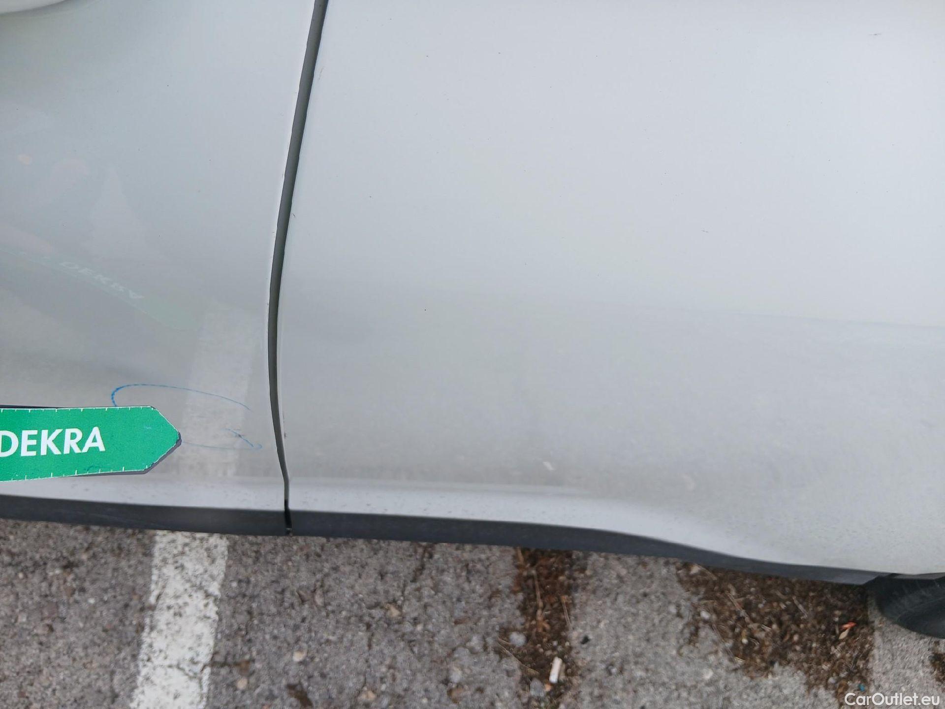  Hyundai  Konna HYUNDAI Kona / 2017 / 5P / todoterreno 1.6 GDI HEV Klass DCT #12