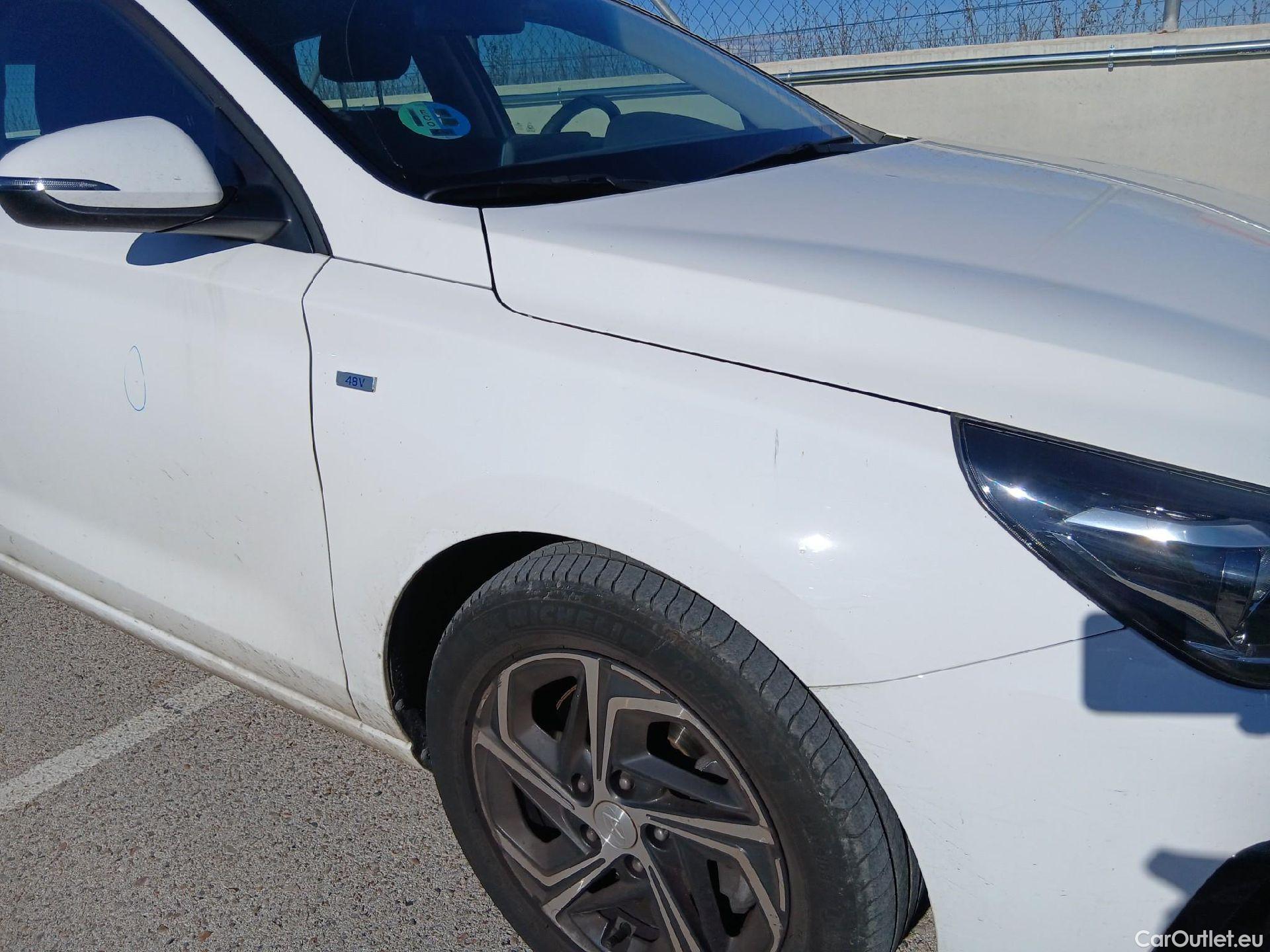  Hyundai  i30 HYUNDAI  / 2020 / 5P / berlina con portón 1.0 TGDI 48V Klass #30