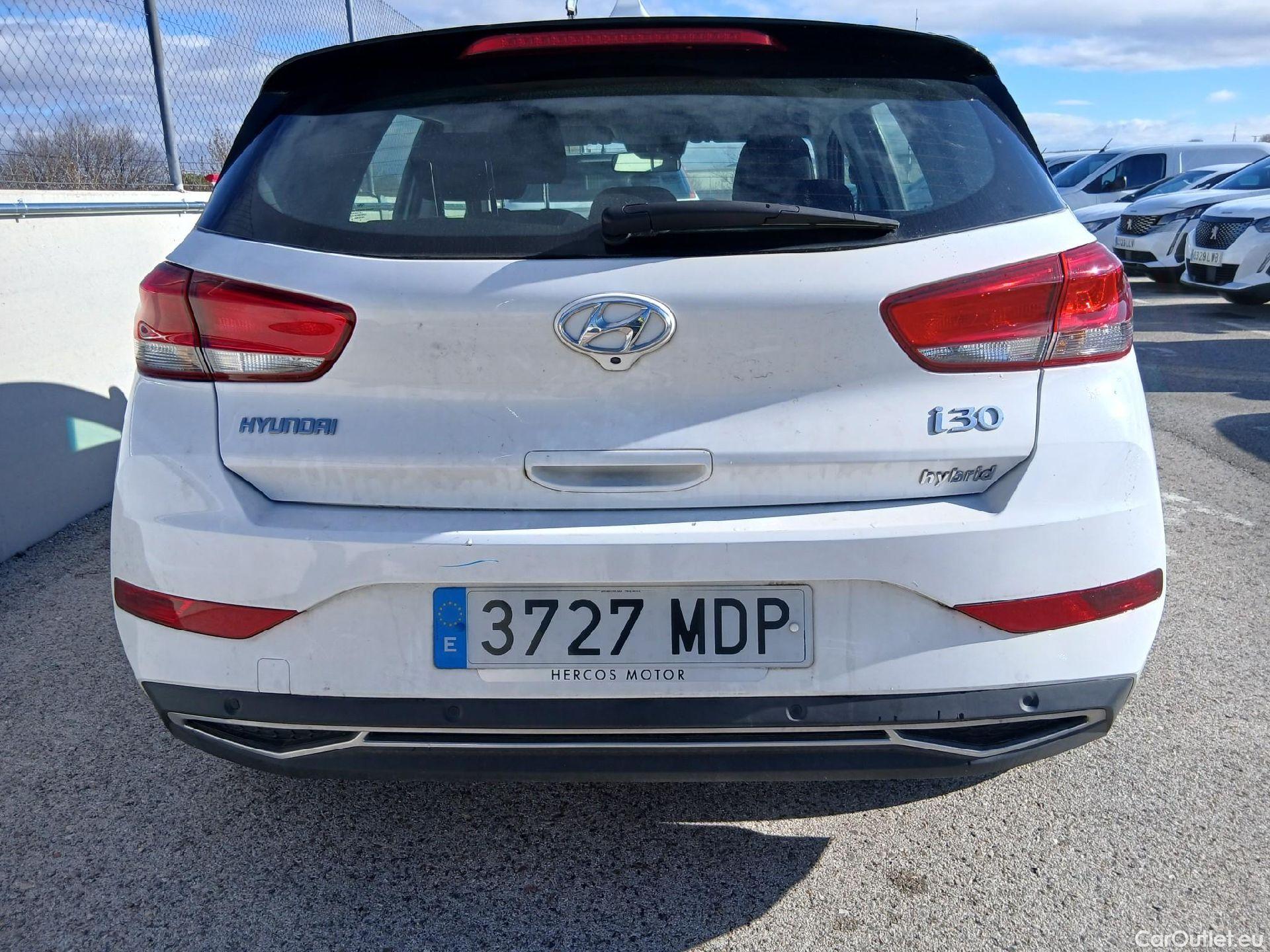  Hyundai  i30 HYUNDAI  / 2020 / 5P / berlina con portón 1.0 TGDI 48V Klass #18