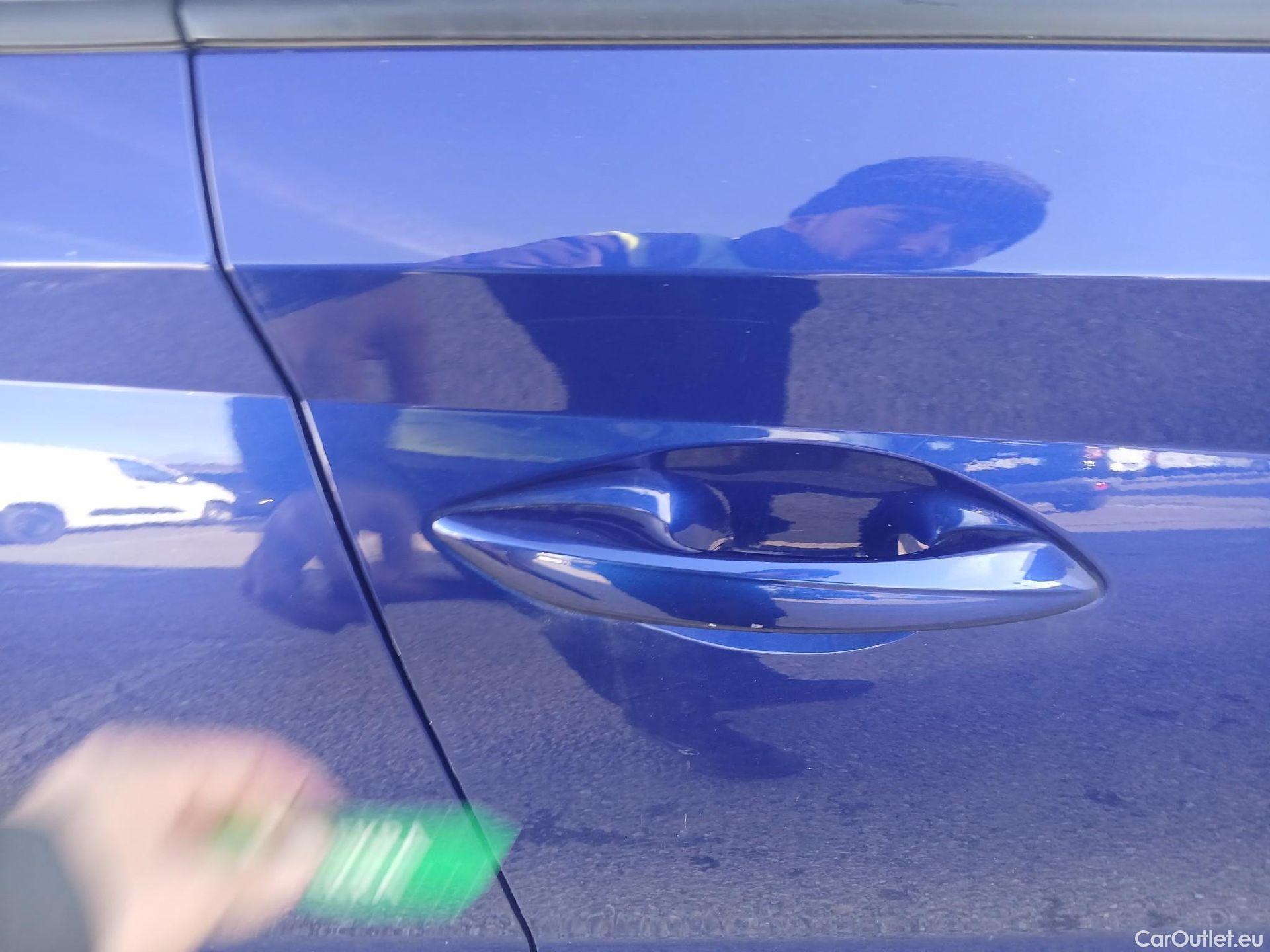  Hyundai  i20 HYUNDAI  / 2020 / 5P / berlina con portón 1.2 MPI SLE #16