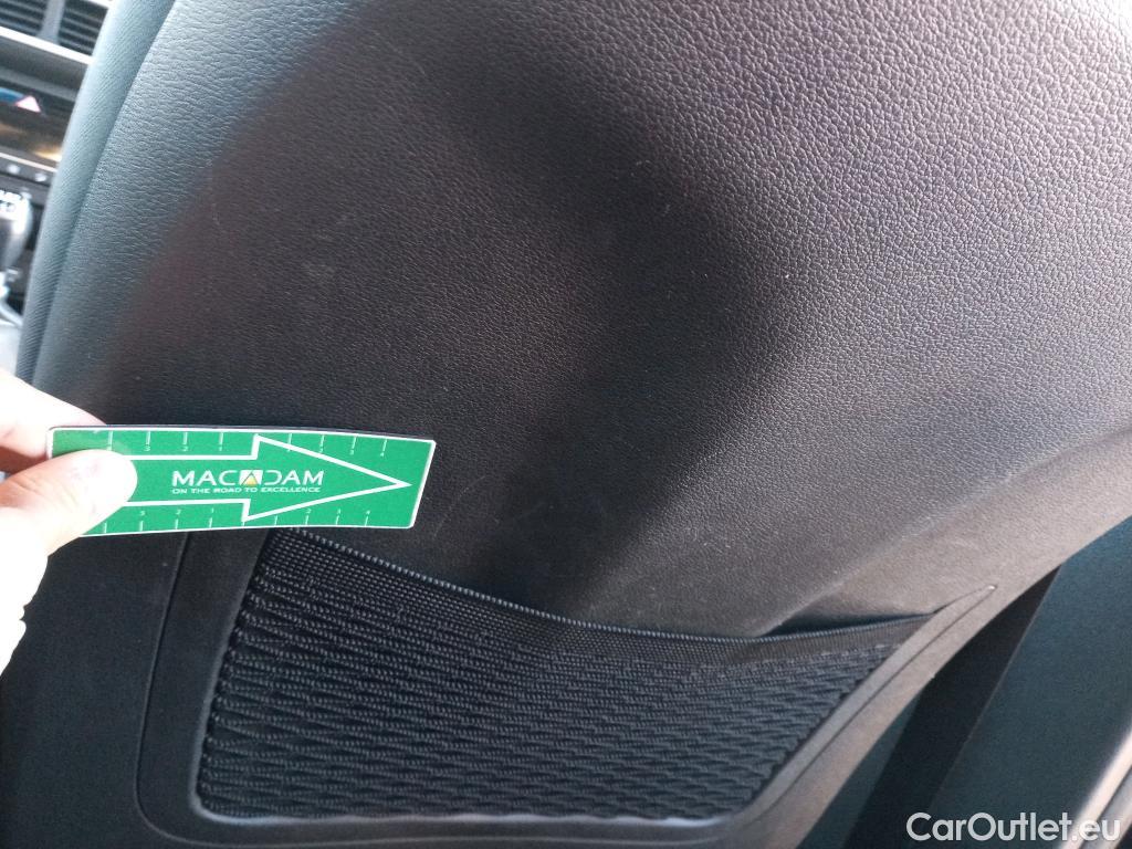  Hyundai  Tucson HYUNDAI  / 2018 / 5P / todoterreno 1.6 CRDI 85kW (116CV) 48V SLE 4X2(SP)(SL) #24