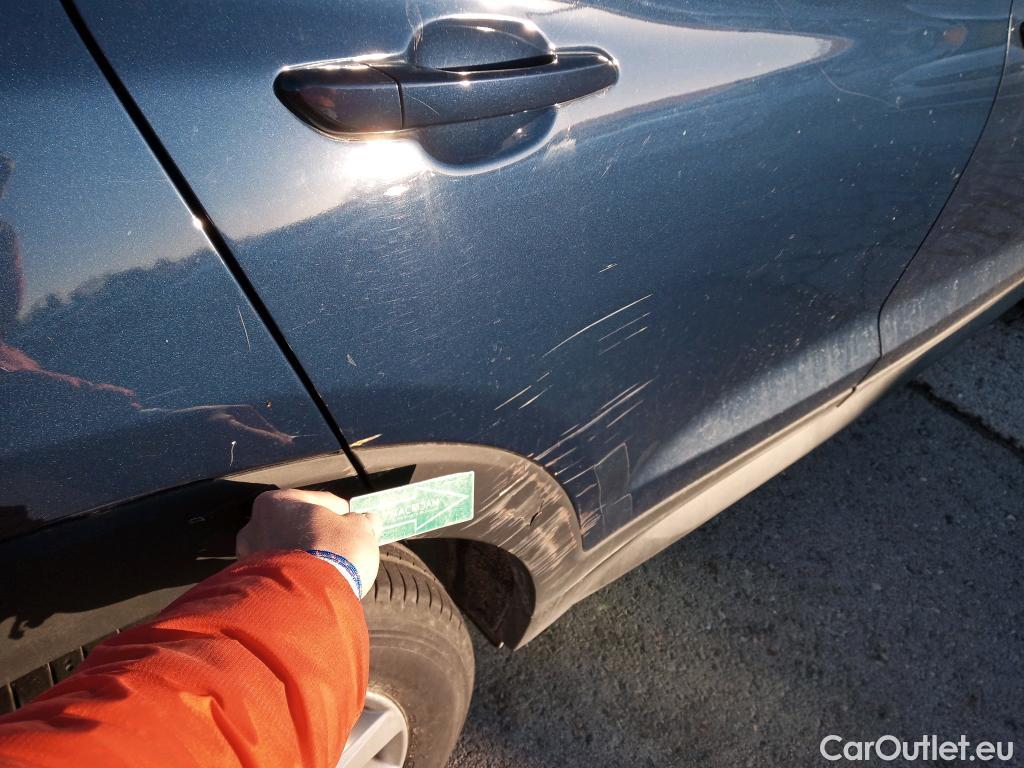  Hyundai  Tucson HYUNDAI  / 2018 / 5P / todoterreno 1.6 CRDI 85kW (116CV) 48V SLE 4X2(SP)(SL) #8