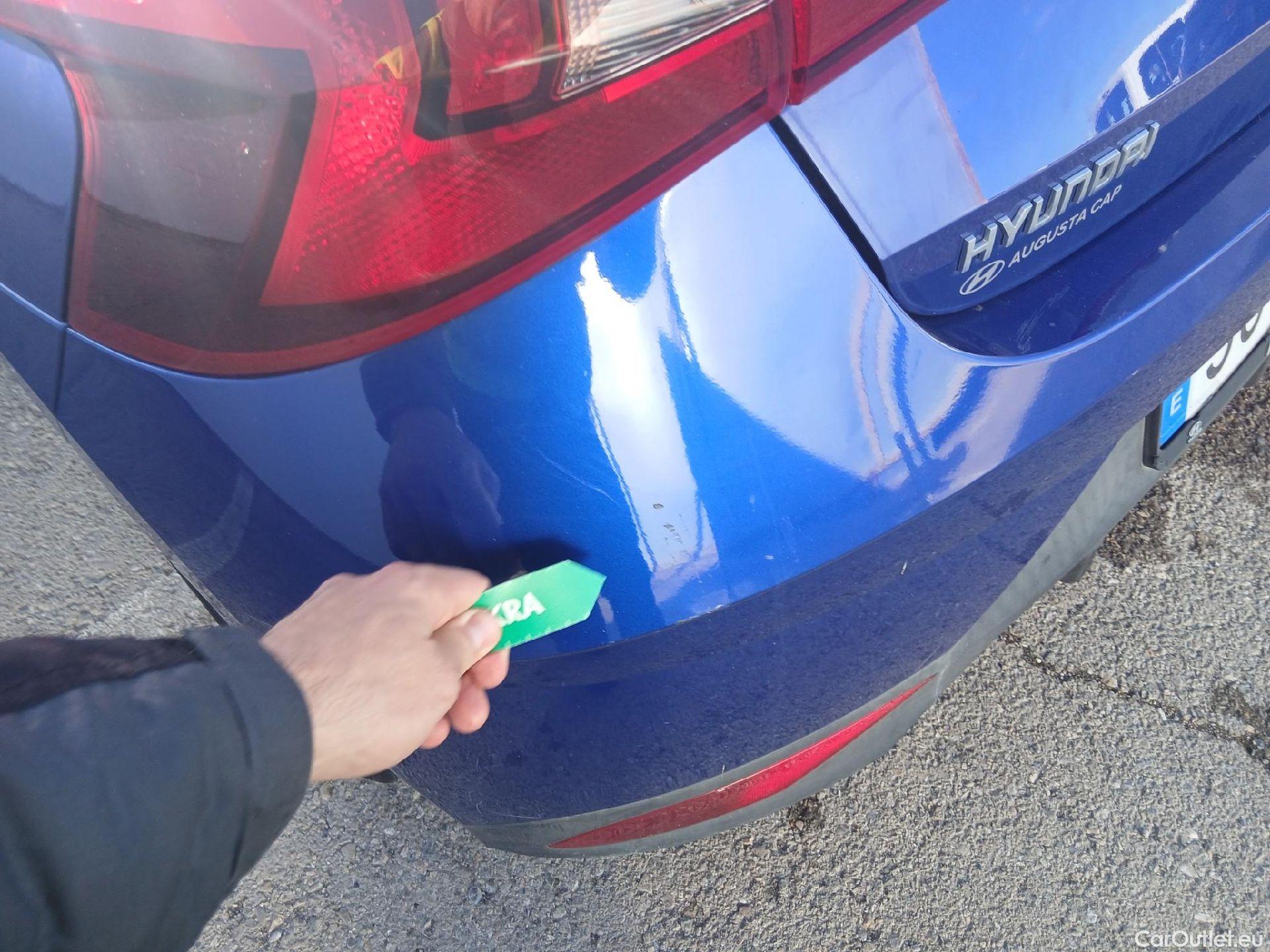  Hyundai  i20 HYUNDAI  / 2020 / 5P / berlina con portón 1.2 MPI SLE #5