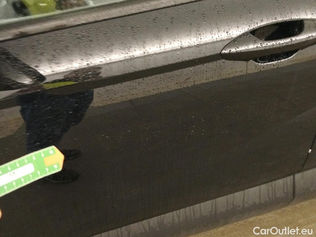  Hyundai  Konna HYUNDAI Kona / 2023 / 5P / todoterreno 1.6 GDI HEV Maxx DCT #2