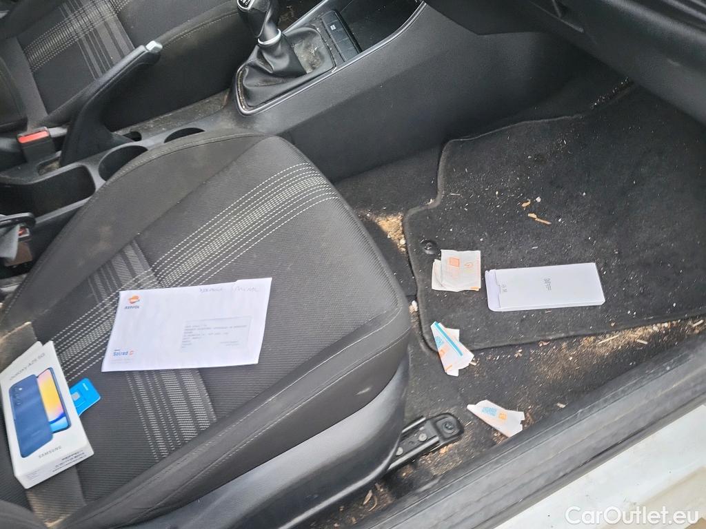  Hyundai  i20 HYUNDAI  / 2020 / 5P / berlina con portón 1.0 TGDI 74kW (100CV) 48V Essence #40