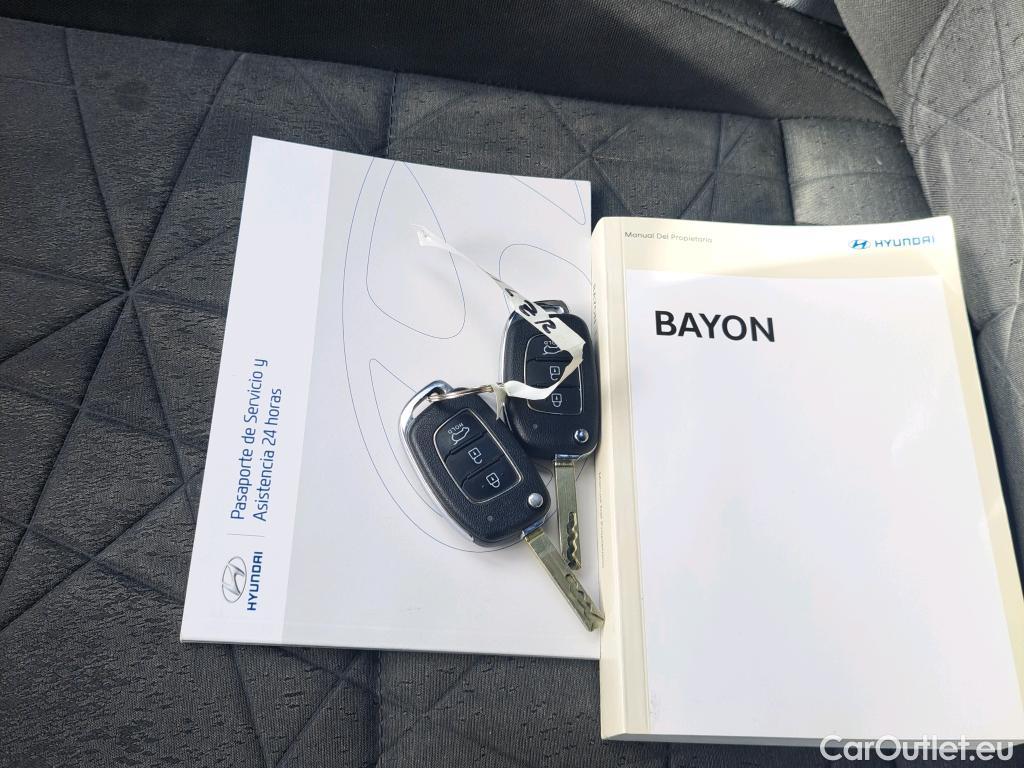  Hyundai  Bayon HYUNDAI  / 2021 / 5P / todoterreno 1.2 MPI Maxx #3