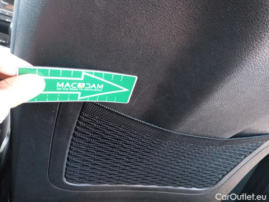  Hyundai  Tucson HYUNDAI  / 2018 / 5P / todoterreno 1.6 CRDI 85kW (116CV) 48V SLE 4X2(SP)(SL) #23